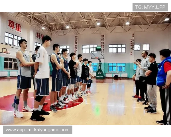 中国篮球青训营在国际人才交流中的组织模式创新，篮球青训队招聘条件